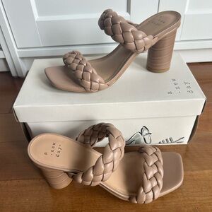Nude Braided Block Heels Size 6. EUC w/ Box
